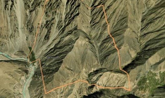 The Hilal Abad concession boundary on satellite terrain. The licensed block covers about ten square kilometres of the valley sides.
