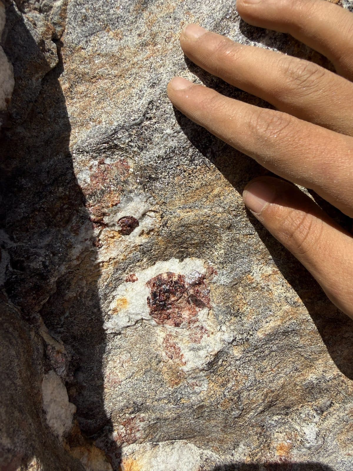 Garnet Cluster, Close View - Askoli, Shigar
