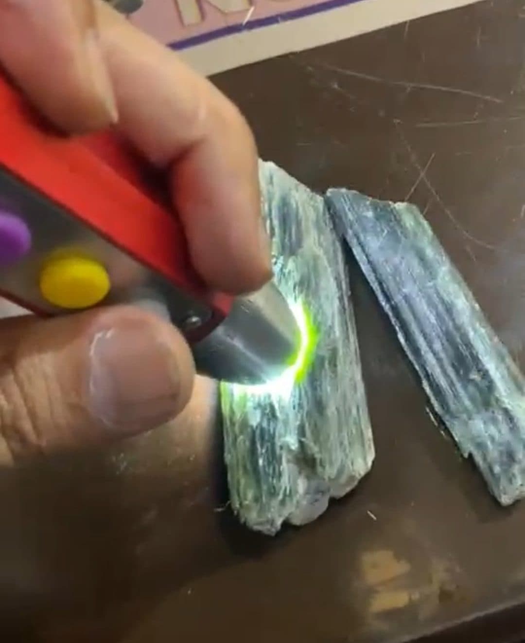 Torch Test on Dark Nephrite - Hilal Abad