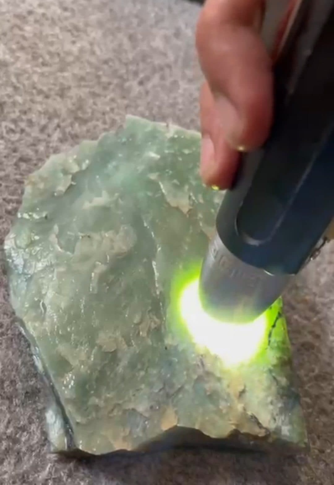 Torch Test on a Green Boulder Piece - Hilal Abad