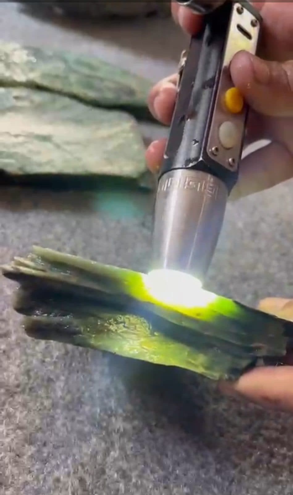 Torch Test on a Dark Slab - Hilal Abad
