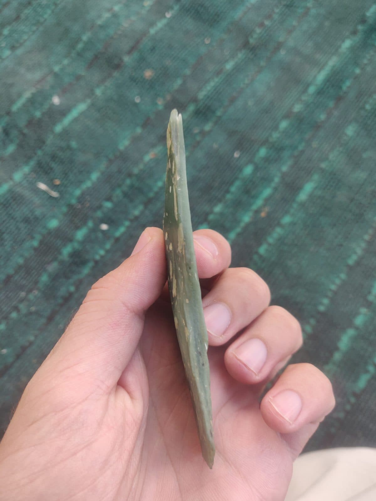Nephrite Edge Translucency - Hilal Abad